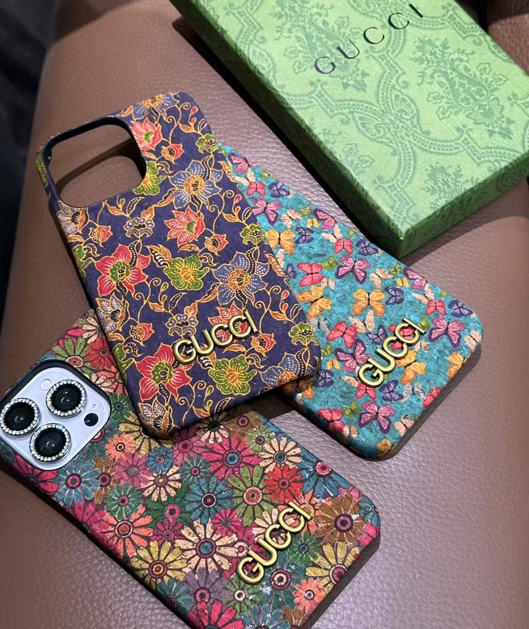 Luxury GG Floral Pattern Phone Case with Gold Logo Accent